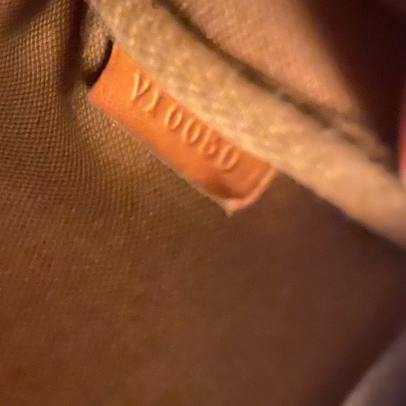 Louis Vuitton Vintage Authentic Pouchette - Picture 4 of 5